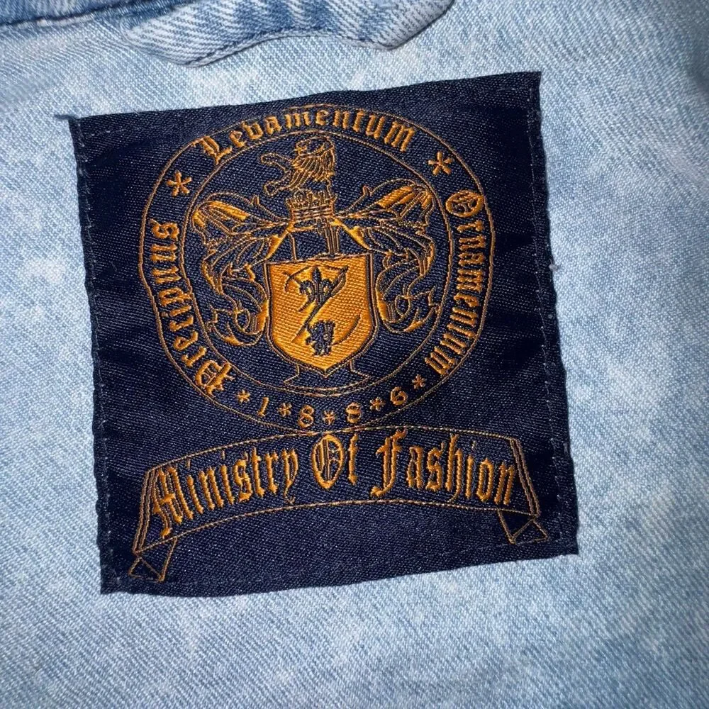 Unbranded ministry fashion